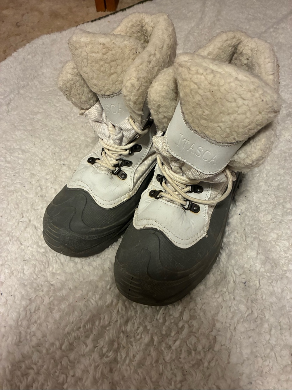 Itasca Kids Winter Boots in Cream and Gray